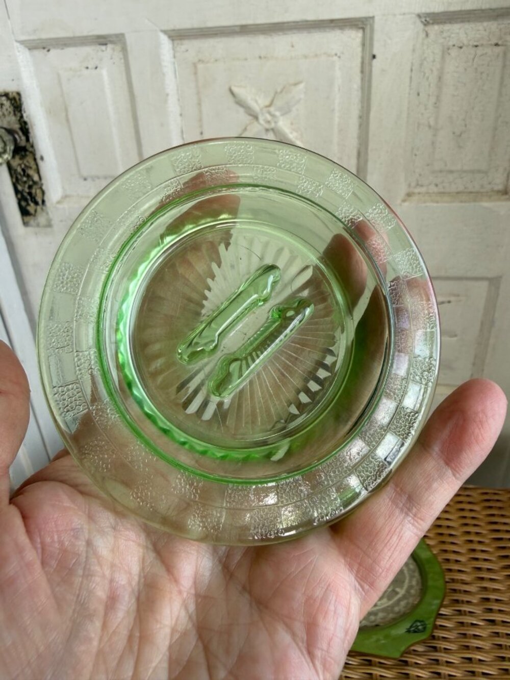 Vintage 30's Hazel Atlas Green Uranium Glass Ashtray With Matchbook Holder 4" - Picture 4 of 9